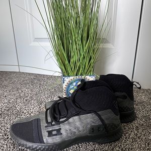 Men’s 11.5 Under Armour Project Rock 1